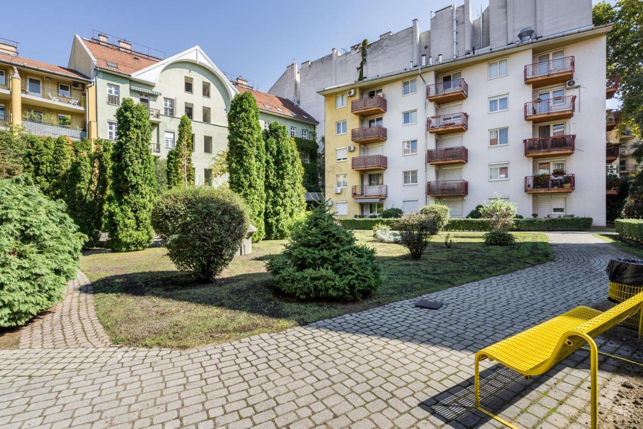 Beautiful Three Bedrooms Apartment With Free Parking Close To The Danube Coast Budapest Luaran gambar
