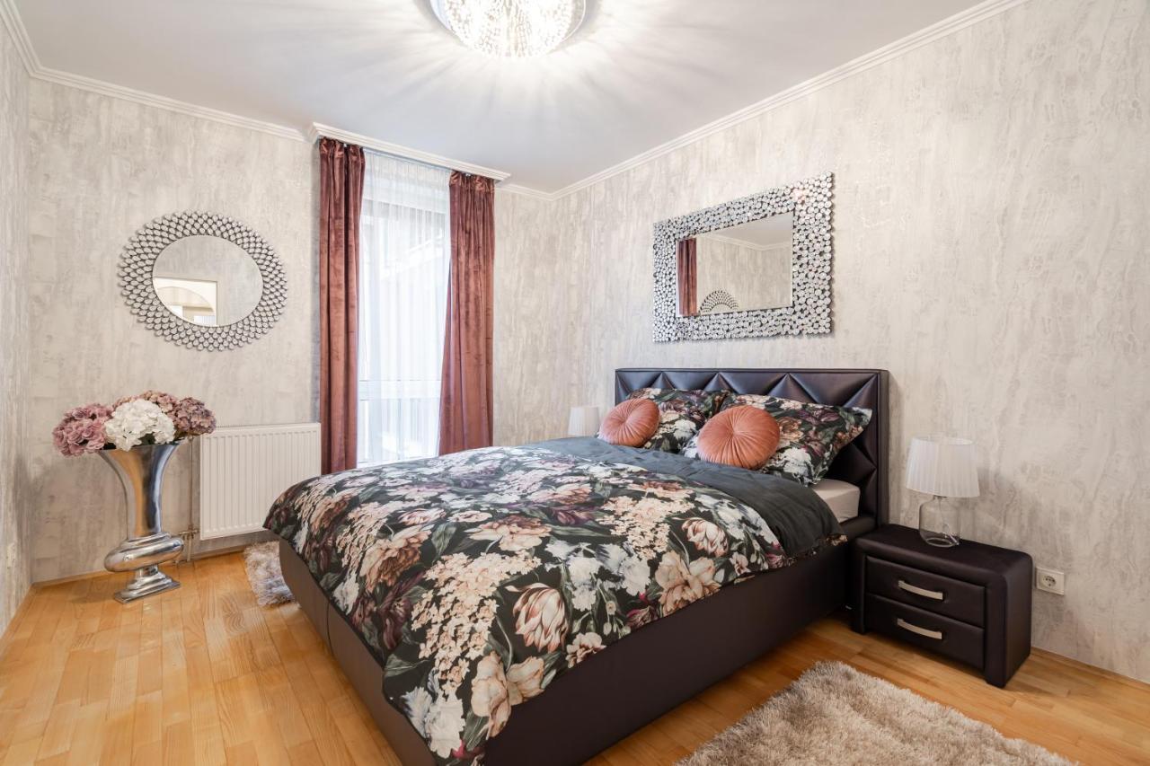 Beautiful Three Bedrooms Apartment With Free Parking Close To The Danube Coast Budapest Luaran gambar