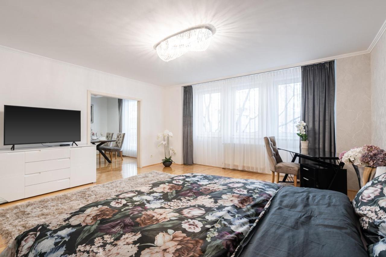 Beautiful Three Bedrooms Apartment With Free Parking Close To The Danube Coast Budapest Luaran gambar