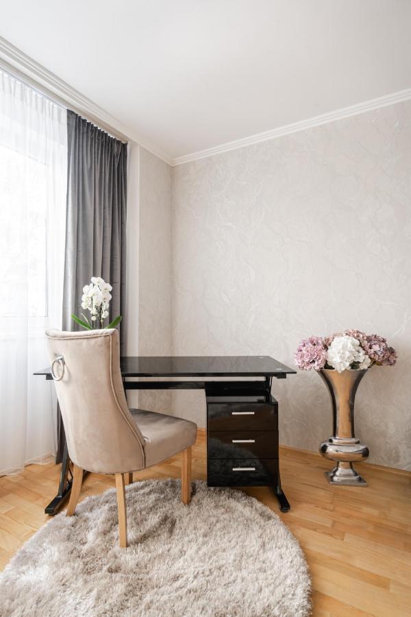 Beautiful Three Bedrooms Apartment With Free Parking Close To The Danube Coast Budapest Luaran gambar