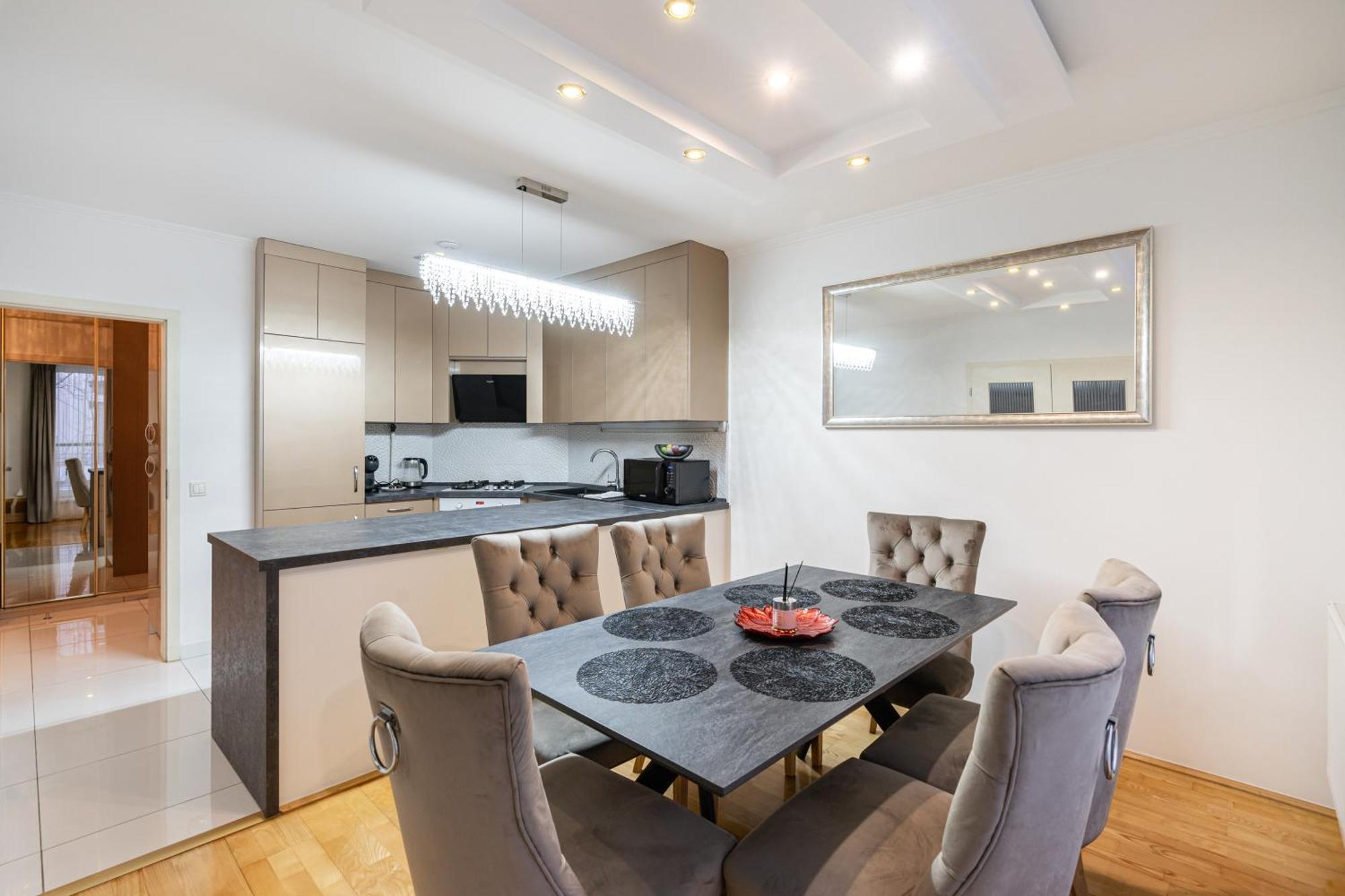Beautiful Three Bedrooms Apartment With Free Parking Close To The Danube Coast Budapest Luaran gambar